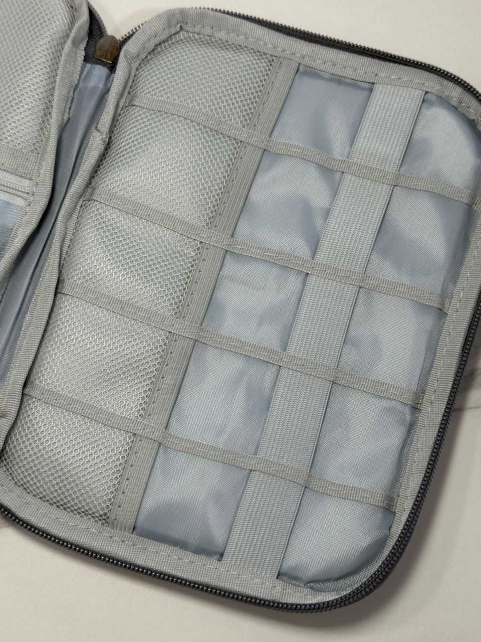 Organizador de correas gris - Tucase.sc Store