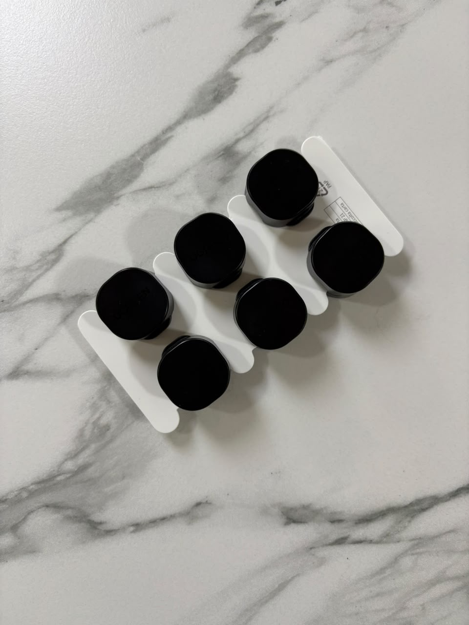 Clips organizadores de cable marca ugreen - TuCase.sc